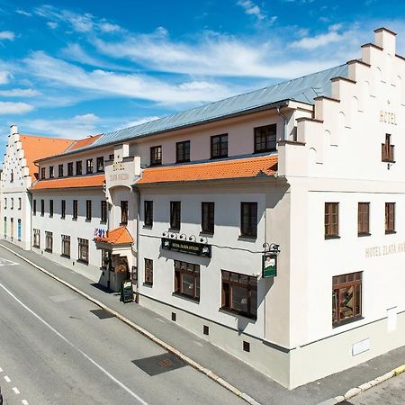 Hotel Zlata Hvezda Вимперк Екстериор снимка