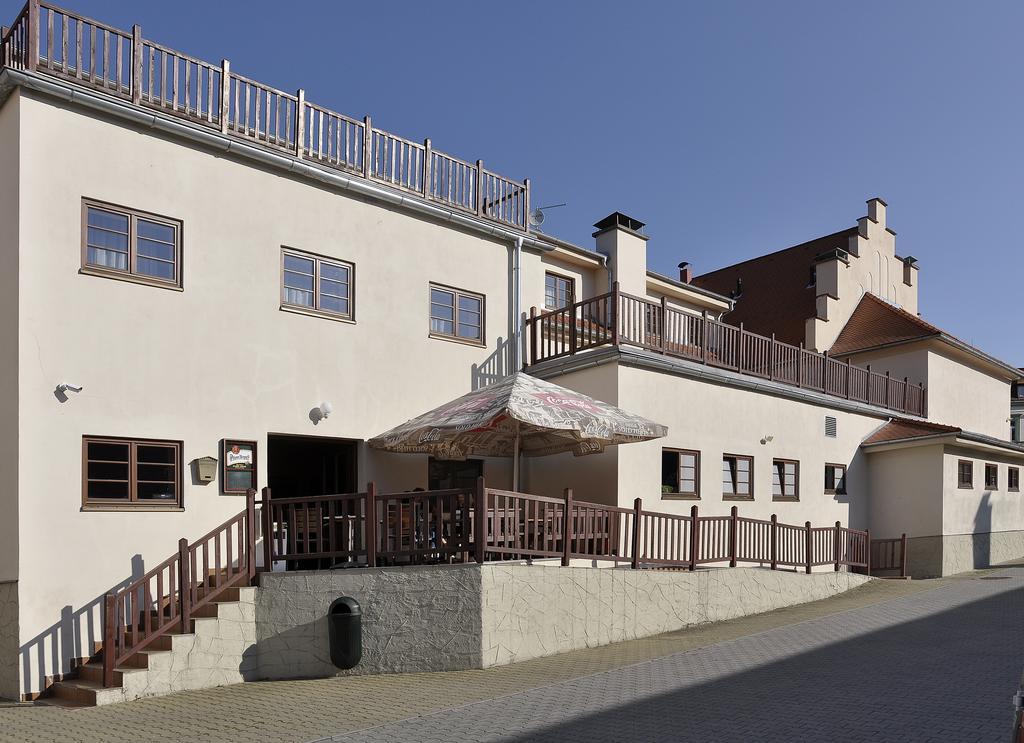Hotel Zlata Hvezda Вимперк Екстериор снимка