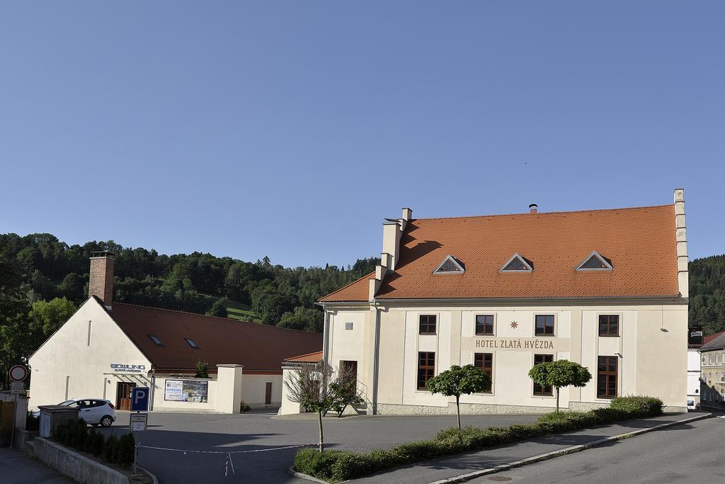 Hotel Zlata Hvezda Вимперк Екстериор снимка