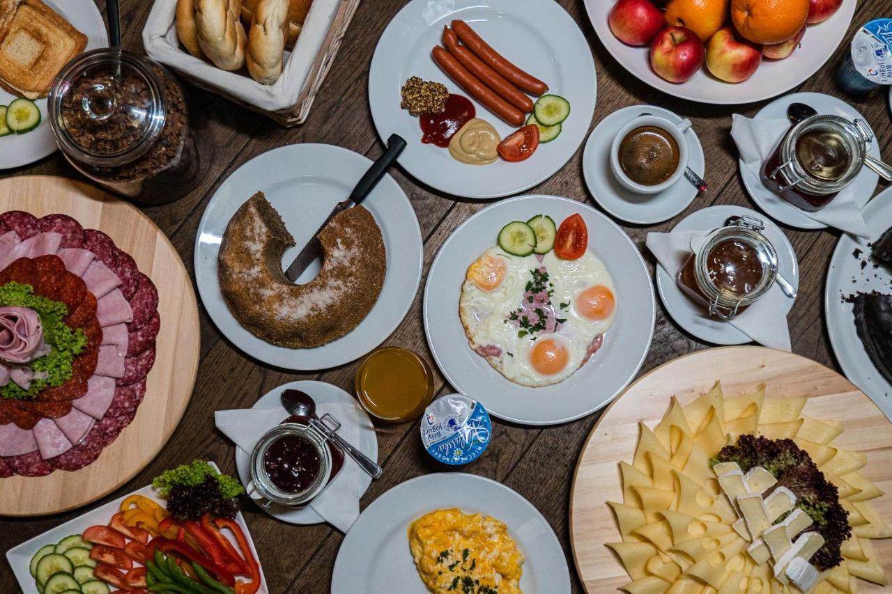 Hotel Zlata Hvezda Вимперк Екстериор снимка